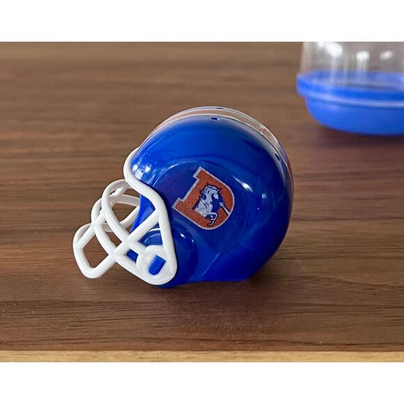 Vintage NFL Mini Gumball Vending Machine Denver Broncos Football Plastic Helmet - Picture 4 of 12